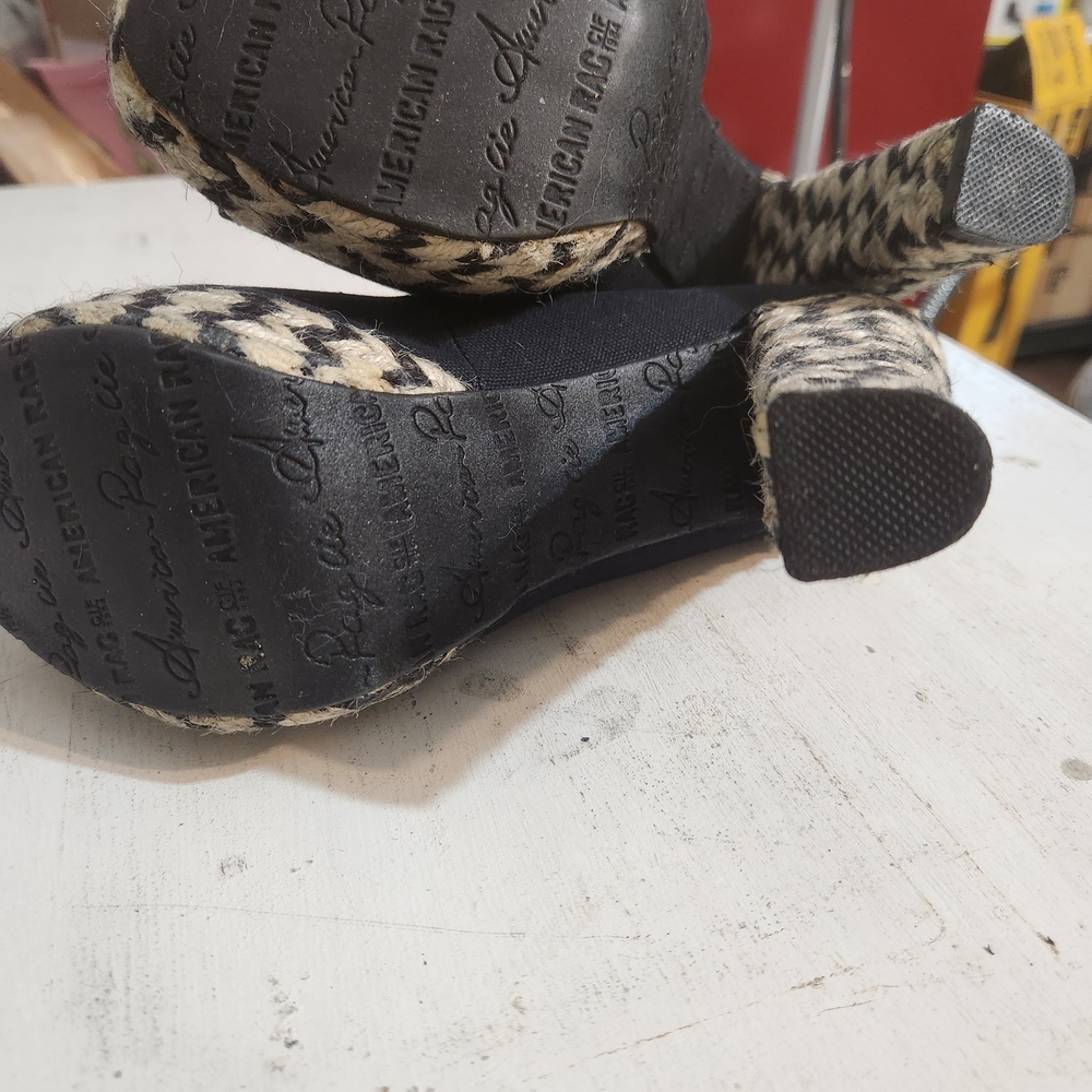 American Rag Black and Tan Platform Heels - Picture 12 of 14